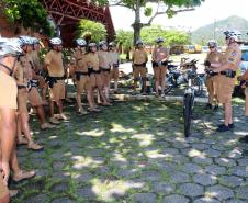 Matinhos, 15 de janeiro de 2019. Operação Verão 2018/2019 - Policia promoe nivelamento de patrulhamento com bicicletas.