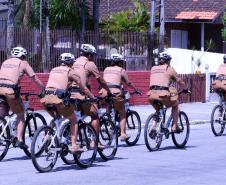 Matinhos, 15 de janeiro de 2019. Operação Verão 2018/2019 - Policia promoe nivelamento de patrulhamento com bicicletas.