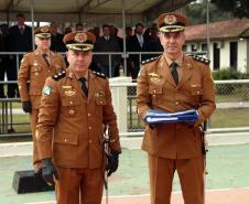 Colombo, 09 de julho de 2019. Passagem de Comando do 22º BPM. Foto: Ten.-Cel. Luiz Marcelo Mazieiro Jakiemiv, Comandante substituto, recebe a insignia de Comandante do 22º BPM.