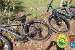 PM prende seis pessoas, apreende 33 comprimidos de ecstasy e recupera duas bicicletas em Maringá (PR)