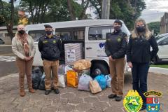 Batalhão da PM de Maringá (PR) doa agasalhos ao PROVOPAR