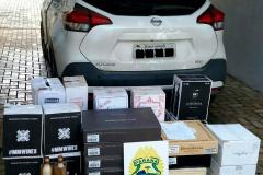 Polícia Militar apreende grande quantidade de eletrônicos e caixas de vinho em situação irregular e encaminha dois por descaminho, no Sudoeste do Paraná