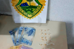No Litoral do estado, PM prende quatro pessoas e apreende drogas e uma arma de fogo