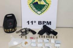 PM prende quatro pessoas e apreende duas armas de fogo e drogas em Campo Mourão (PR)