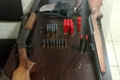 PM prende dois homens e apreende três armas de fogo e crack no Sudoeste do estado