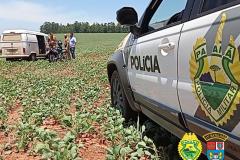 No interior do estado, policiais militares apreendem carga de cigarro roubada, recuperam duas Kombis e encaminham envolvidos no crime