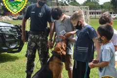 Casa da Criança de Maringá visita 4º Batalhão da PM em Maringá (PR)
