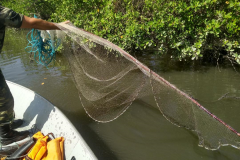 Policiais Ambientais apreendem 1,5 lacinhos e um gerival usados para pesca ilegal no Litoral do estado