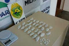 Polícia Militar apreende 450 pedras de crack em Londrina, Norte do Estado