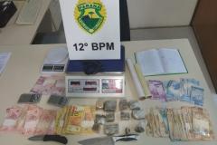 Na Capital, PM apreende drogas e arma de fogo durante o fim de semana