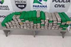 Mais de 115 quilos de maconha são apreendidos pela PM em Curitiba (PR); um homem é preso