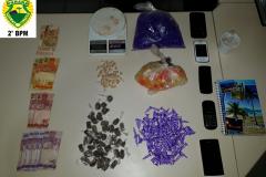 PM encaminha 15 pessoas e apreende drogas, arma e munições em diferentes ocorrências no Norte Pioneiro