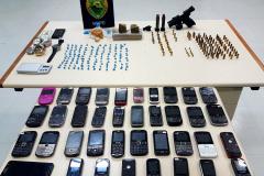 BOPE apreende pistola, miras e drogas no Parolin com rapaz de 18 anos