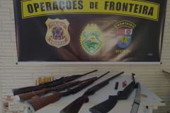 BPFron e Polícia Federal prendem quatro pessoas, armas e munições durante Operação Yaboti no Oeste do estado