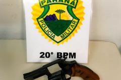 Arma de fogo é apreendida no Uberaba e rapaz acaba preso pela PM na Capital