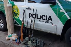 BPAmb-FV prende dois homens e apreende armas e munições para caça ilegal no Parque Nacional do Iguaçu no Oeste do estado