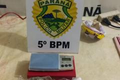 PM apreende entorpecentes e encaminha mulher suspeita de praticar o tráfico de drogas em Ibiporã (PR)