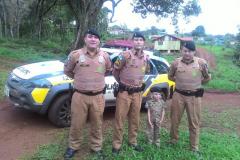 Menina de quatro anos ganha presente de policiais militares do Centro-Sul do Paraná