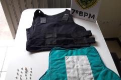 Após denúncia de tráfico de drogas, homem é preso pela PM com 15 pedras de crack e um colete balístico no Noroeste do estado.