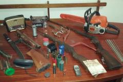 Três armas de fogo e material para fabricação caseira de munição são apreendidos na região centro norte do Paraná