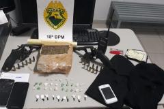 Após denúncia, PM prende três pessoas no Norte do estado; um deles era foragido de justiça