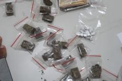 Jovem tenta esconder entorpecentes, mas é preso por tráfico de drogas em Cambé (PR)