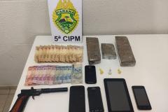 Ponto de tráfico de drogas é desmantelado pela PM de Cianorte (PR) e dois rapazes são encaminhados 