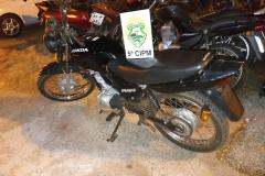 PM recupera motocicleta e prende dois homens em Cianorte, no Noroeste do estado