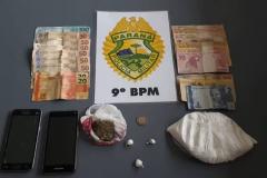 Equipes da PM flagram homem com drogas que possuía um mandado de prisão em Pontal do Paraná