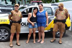 Policiais militares localizam mulher que se perdeu da família e pediu ajuda no litoral 