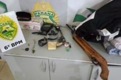 Armas e munições são apreendidas pela PM em Cascavel (PR); seis pessoas são encaminhadas
