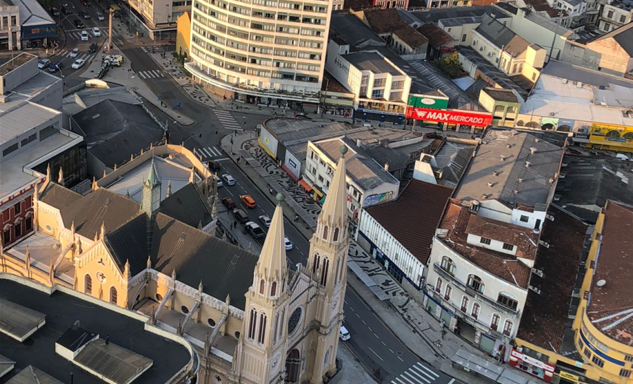 Operação da PM na Capital e RMC na sexta e sábado prende 32 pessoas e apreende drogas; foragido por homicídio foi preso