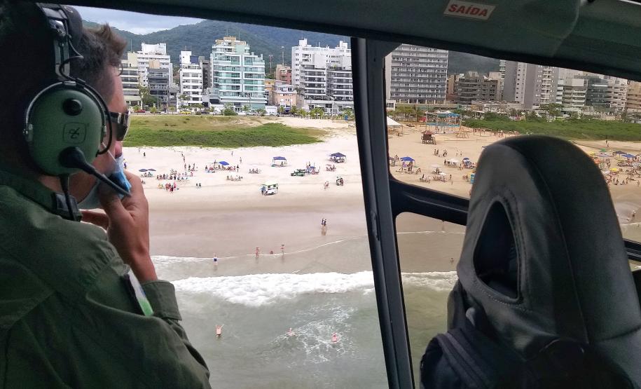 O que fazer quando um helicóptero pousa na praia? BPMOA orienta veranistas