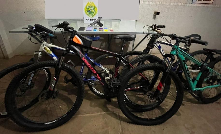 No Noroeste do estado, PM encaminha três pessoas e apreendem simulacro e objetos roubados