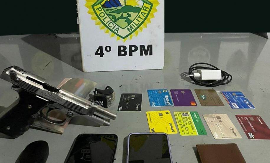 No Noroeste do estado, PM encaminha três pessoas e apreendem simulacro e objetos roubados