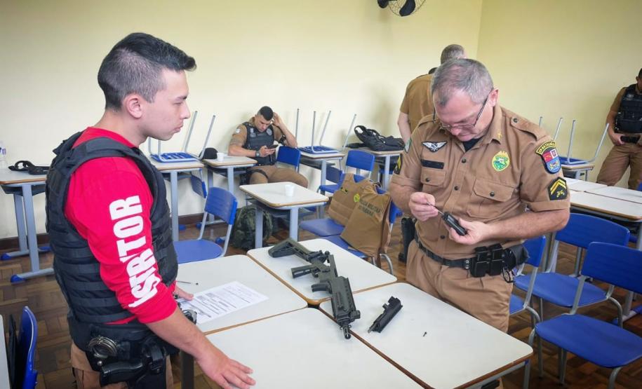 Polícia Militar do Paraná: NÓS FAZEMOS A DIFERENÇA.