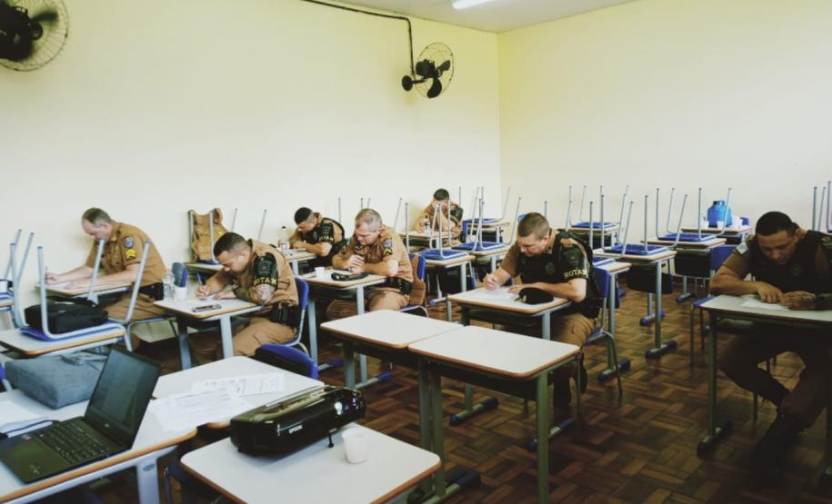 Polícia Militar do Paraná: NÓS FAZEMOS A DIFERENÇA.