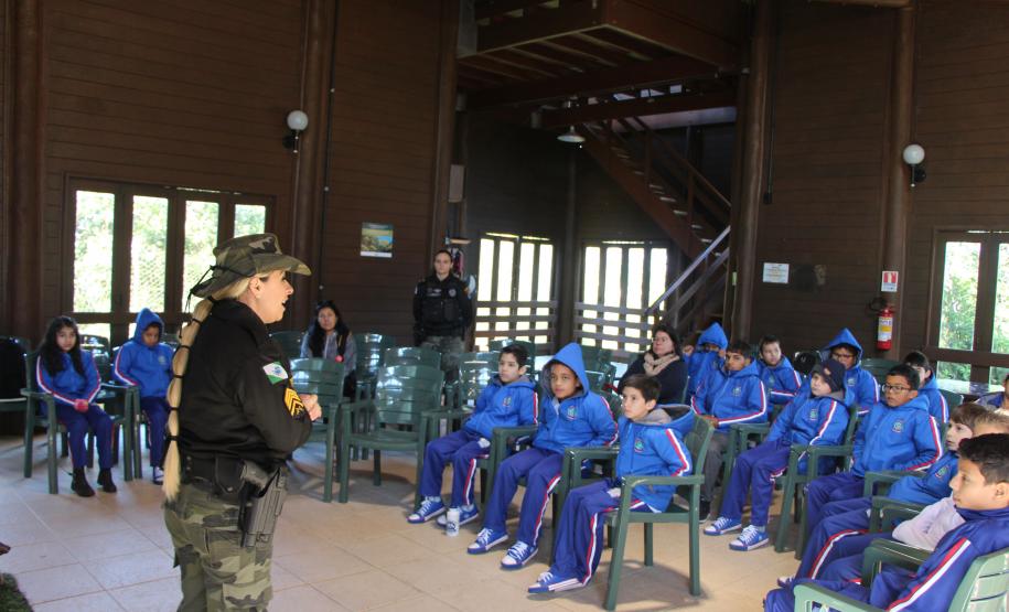 O plantio na Grande Reserva Mata Atlântica, não poderia ser mais simbólica